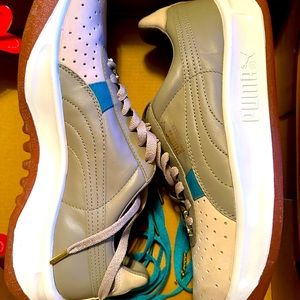Puma Sneakers